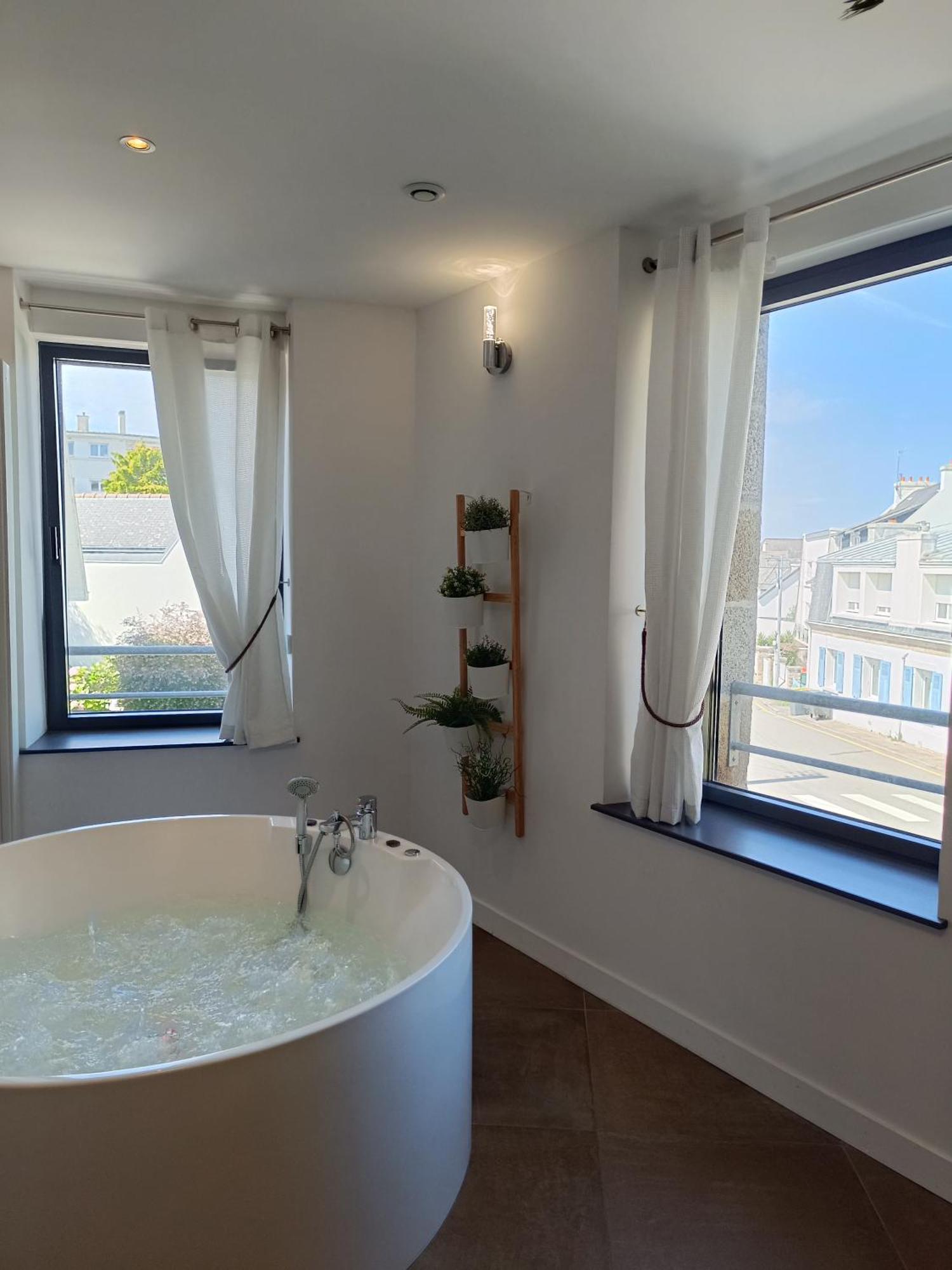 Les Suites De Bougainville コンカルノー エクステリア 写真